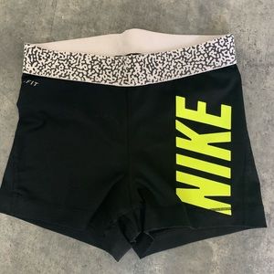 Black Nike Pro